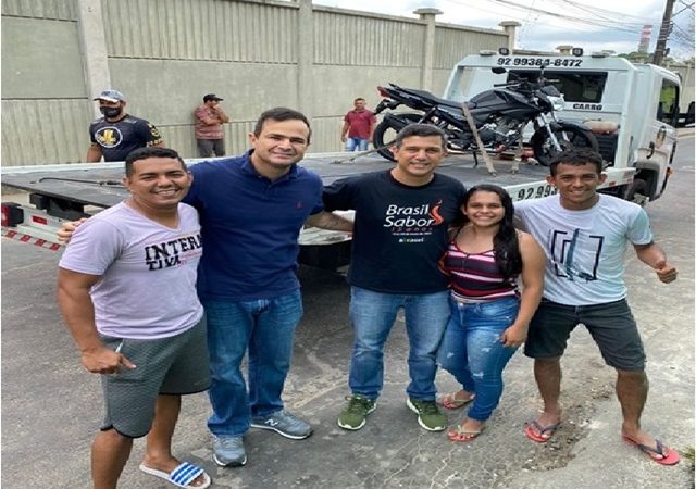 O entregador de aplicativo assaltado no trabalho, ganha uma moto de empresário