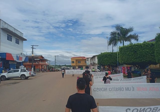 Manifestação em Lábrea  convocada pela associação de professores municipais – falta de respeito com os professores