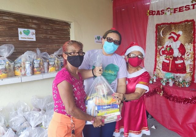 Dr Rainer Figueiredo e Nara Garcia participaram da ação do Projeto Abração Social