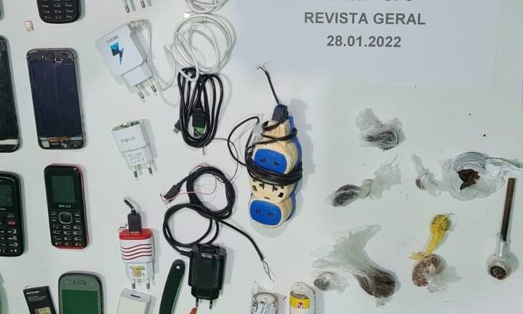 Após denúncia de fuga, PM faz varredura surpresa em presídio no Amazonas