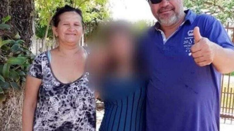 Casal é assassinado a facadas e pauladas em suposta vingança após confusão no trânsito.
