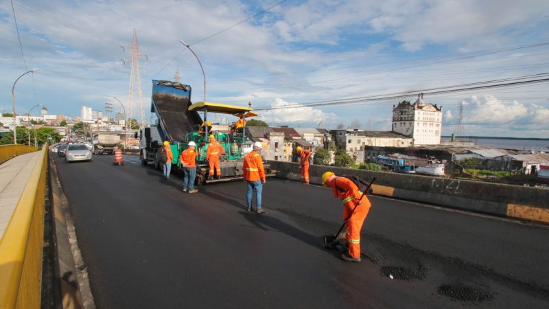 Capital amazonense ganha pavimentação de vias em várias zonas