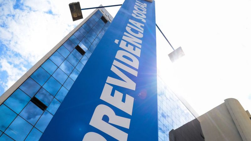 Décimo terceiro antecipado começa a ser pago nesta segunda-feira (25)