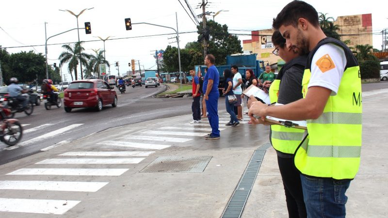 Prefeitura escuta demanda dos moradores sobre mudança de sentido em avenida do Alvorada