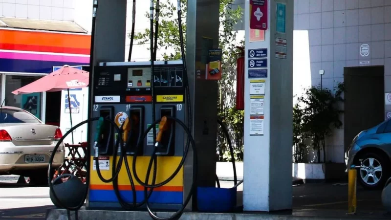 Petrobras anuncia terceira redução da gasolina em um mês